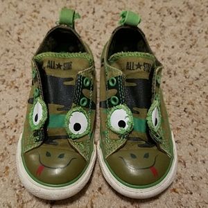 Adorable converse sneakers